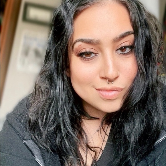 Meet your Posher, Samantha - Picture 2 of 5